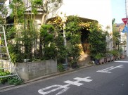 植物のゲートから枕木のゲートに、ウッド外構　横浜市Ｋ様邸